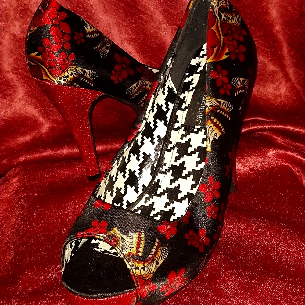 Skull Graphic 5" Pumps Red Black Glitter Women